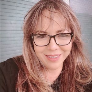 Meet your Posher, Ana